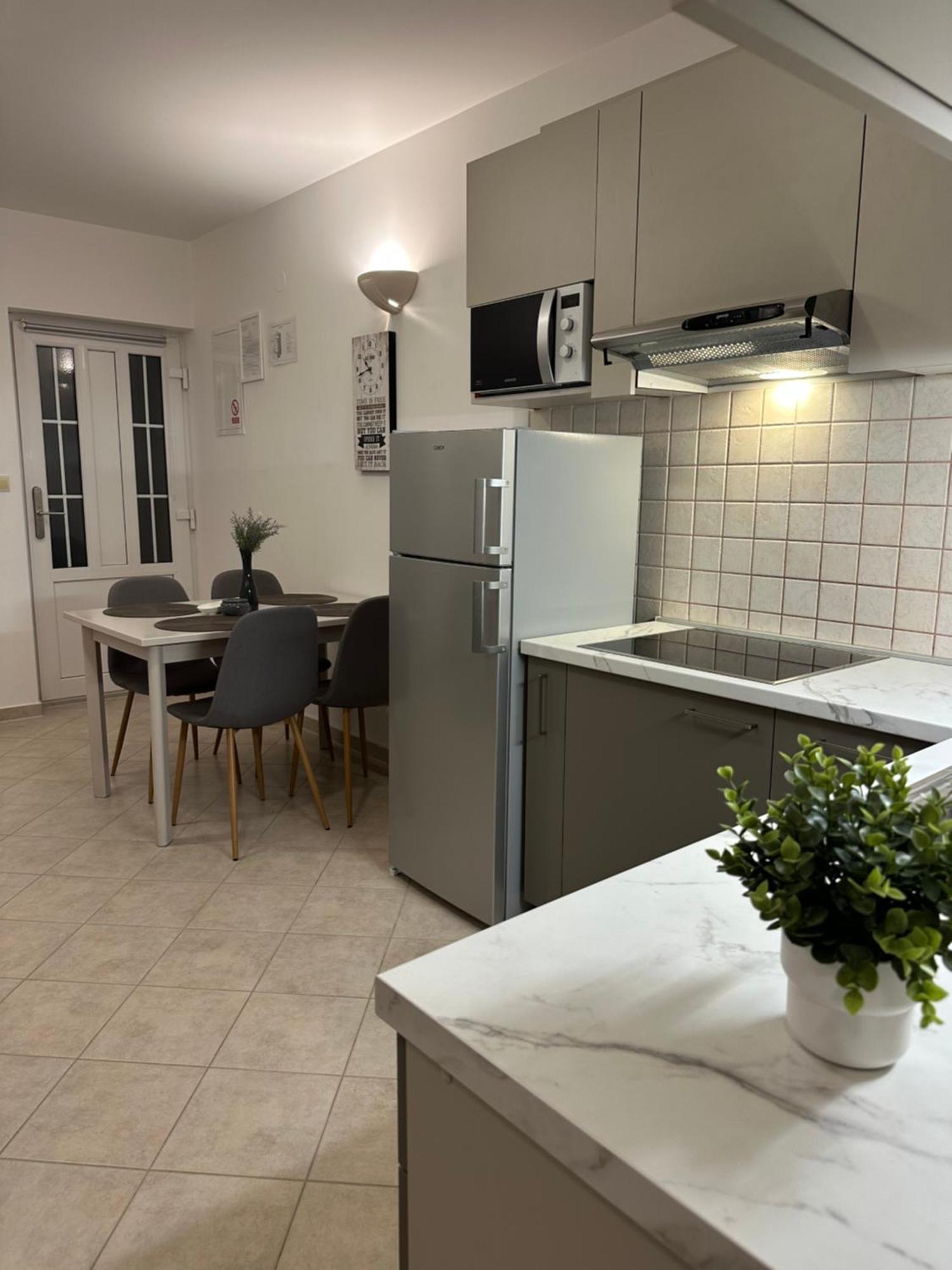 Apartmani Samec Novalja Kültér fotó