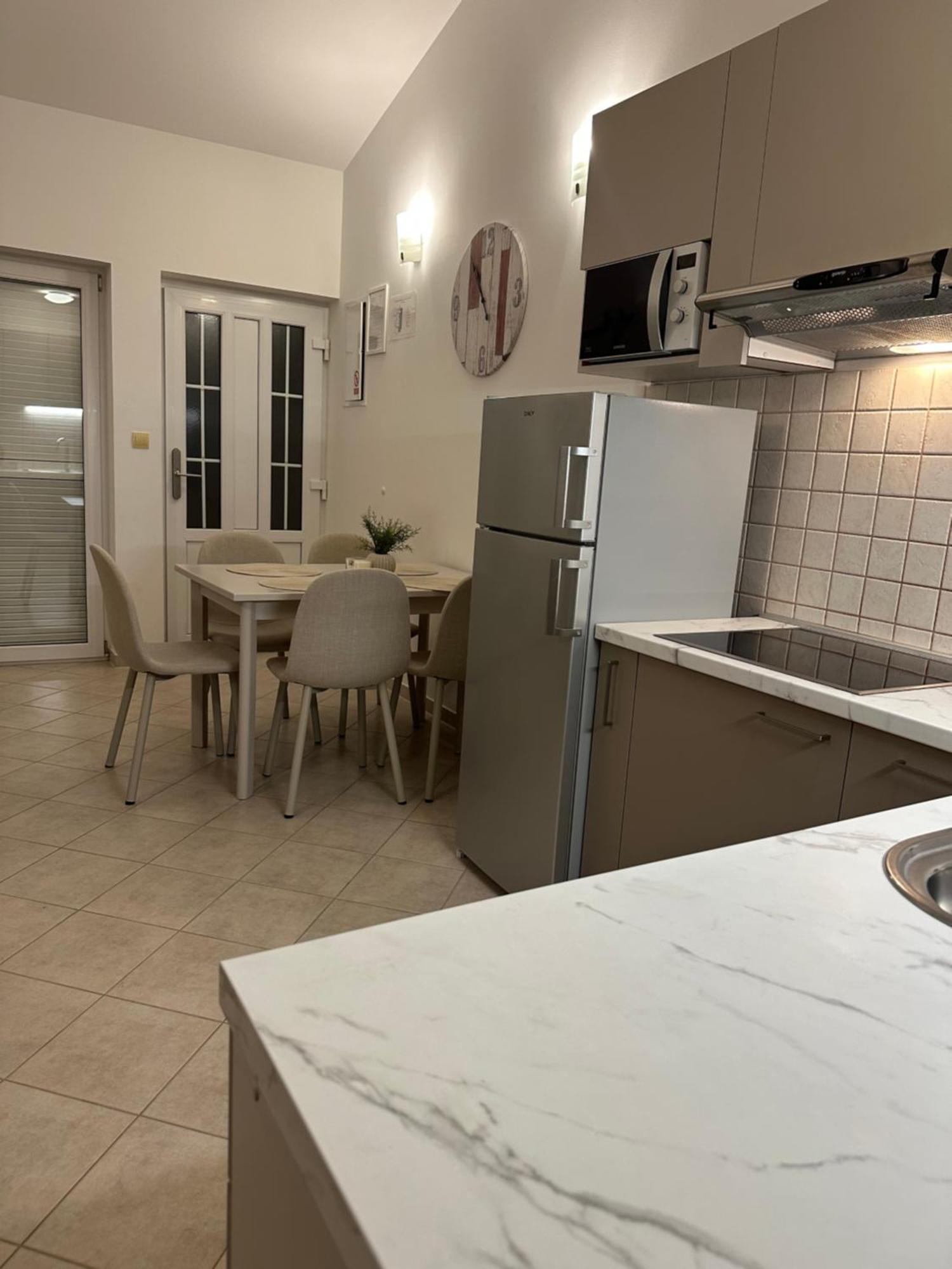 Apartmani Samec Novalja Kültér fotó
